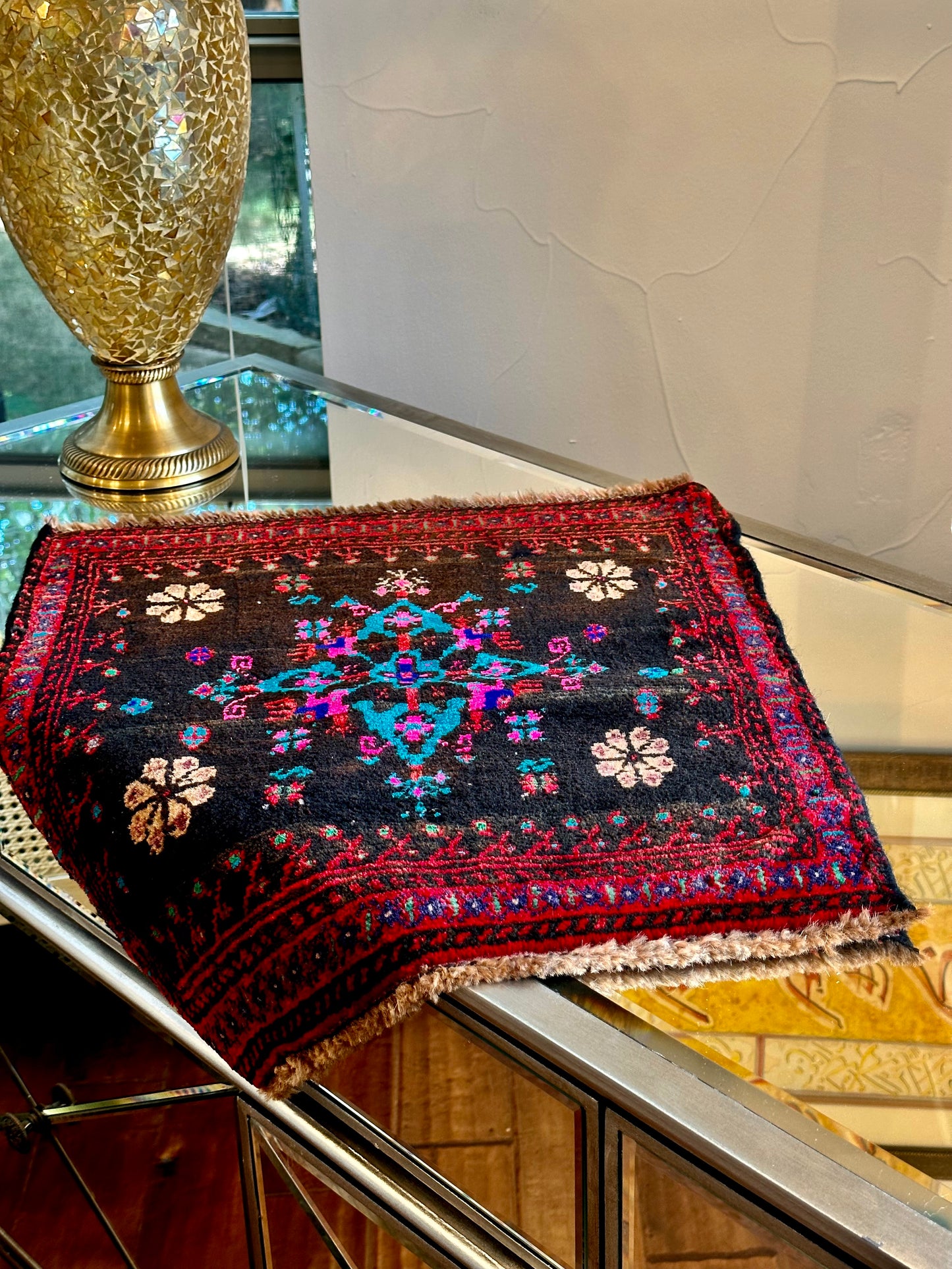 Turkish Antique hand-knotted Kilim rug